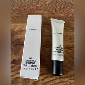 Mac Cosmetics Hydrating Nourishing Lip Conditioner Hydratant Brand New in Box